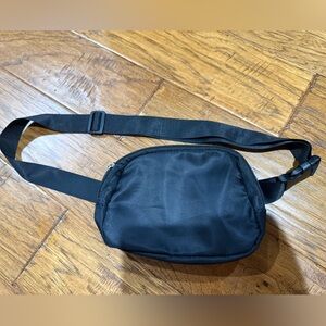 Black belt bag